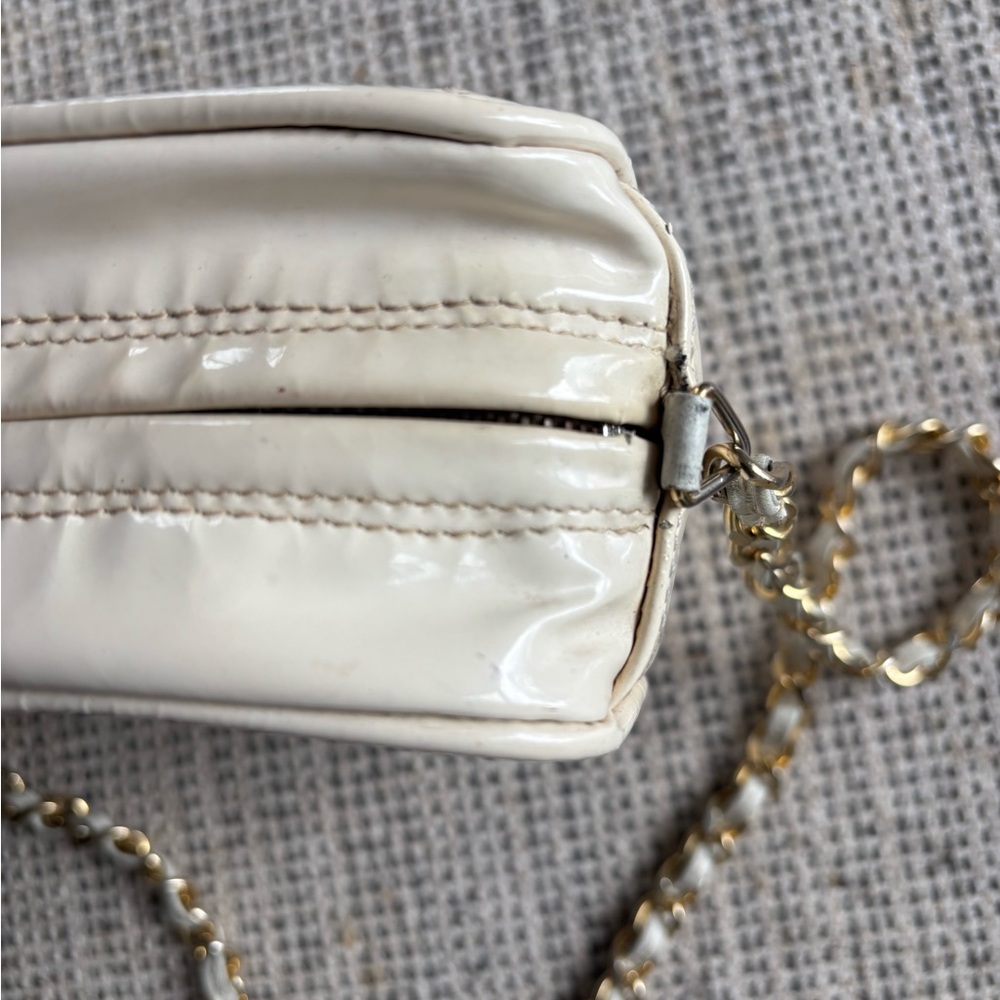 CHANEL 80's Vintage Camera Quilted Bag - Picture 6 of 13